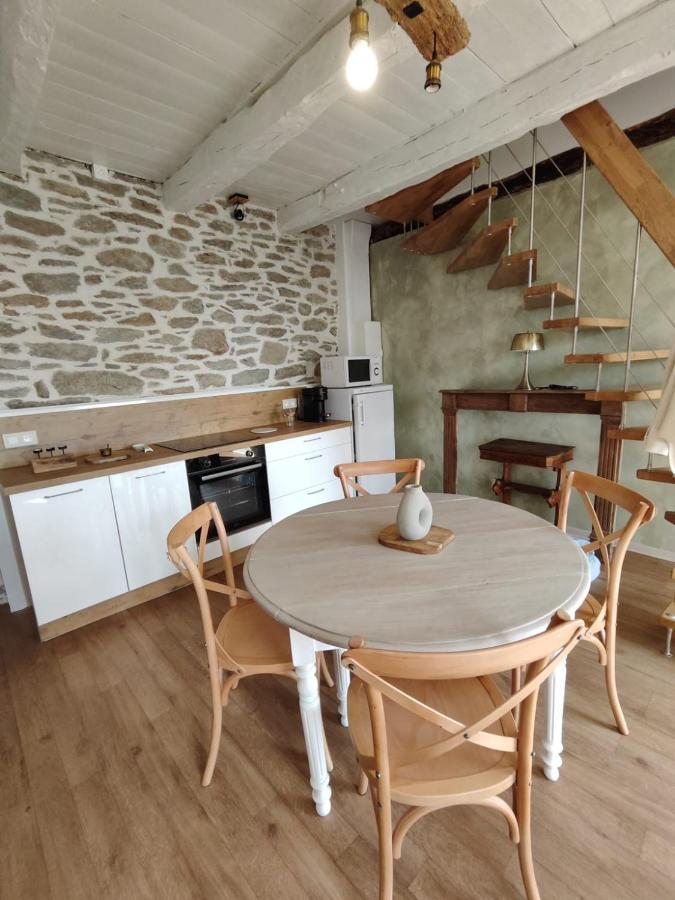 Gite A La Tour De Peyrebrune Alrance Bagian luar foto